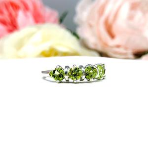 Peridot Five Stone Sterling Silver Ring Natural 4mm Round August Birthstone SIZE 7 FINAL SALE