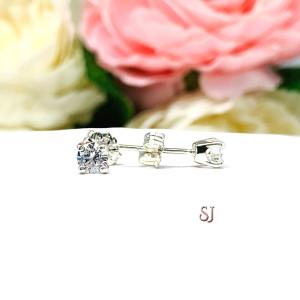 Round Cubic Zirconia Stud Earrings