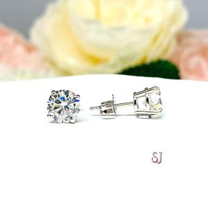 Round CZ 14k Gold Lightweight Basket Stud Earrings