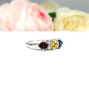 Three Stone Mother Family Birthstone Ring 4mm Round