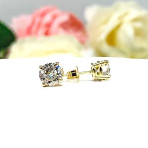 14k Gold Moissanite Stud Earrings – Round brilliant DEF VVS stones – Six size options – Solid gold settings with soft claw prongs