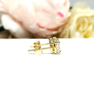 Oval Moissanite Stud Earrings – 14k Gold, 6x4mm-8x6mm