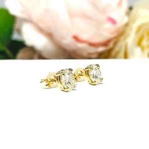 Oval Moissanite Stud Earrings – 14k Gold, 6x4mm-8x6mm