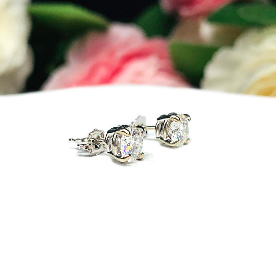 Round Moissanite 14k Gold Stud Earrings Authentic Claw Prong FREE 3RD DAY UPS