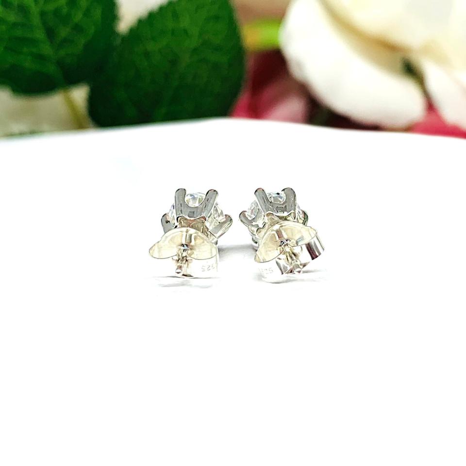 Round Cubic Zirconia 6 Prong Stud Earrings