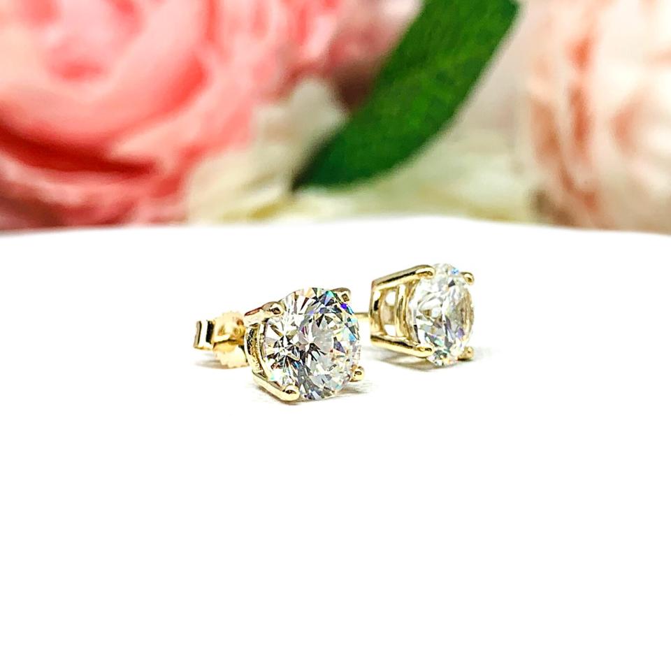 Round Near Colorless CZ Basket 10k Gold Stud Earrings