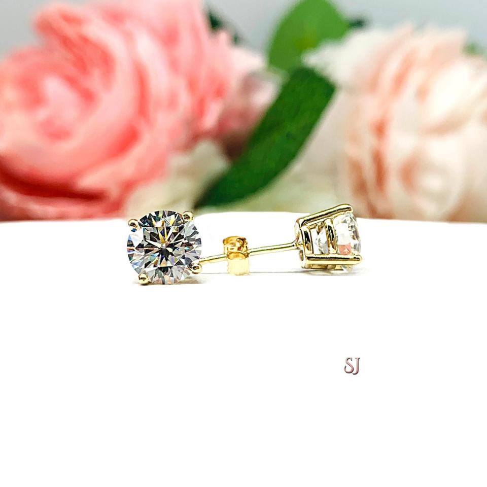 Round Near Colorless CZ Basket 10k Gold Stud Earrings