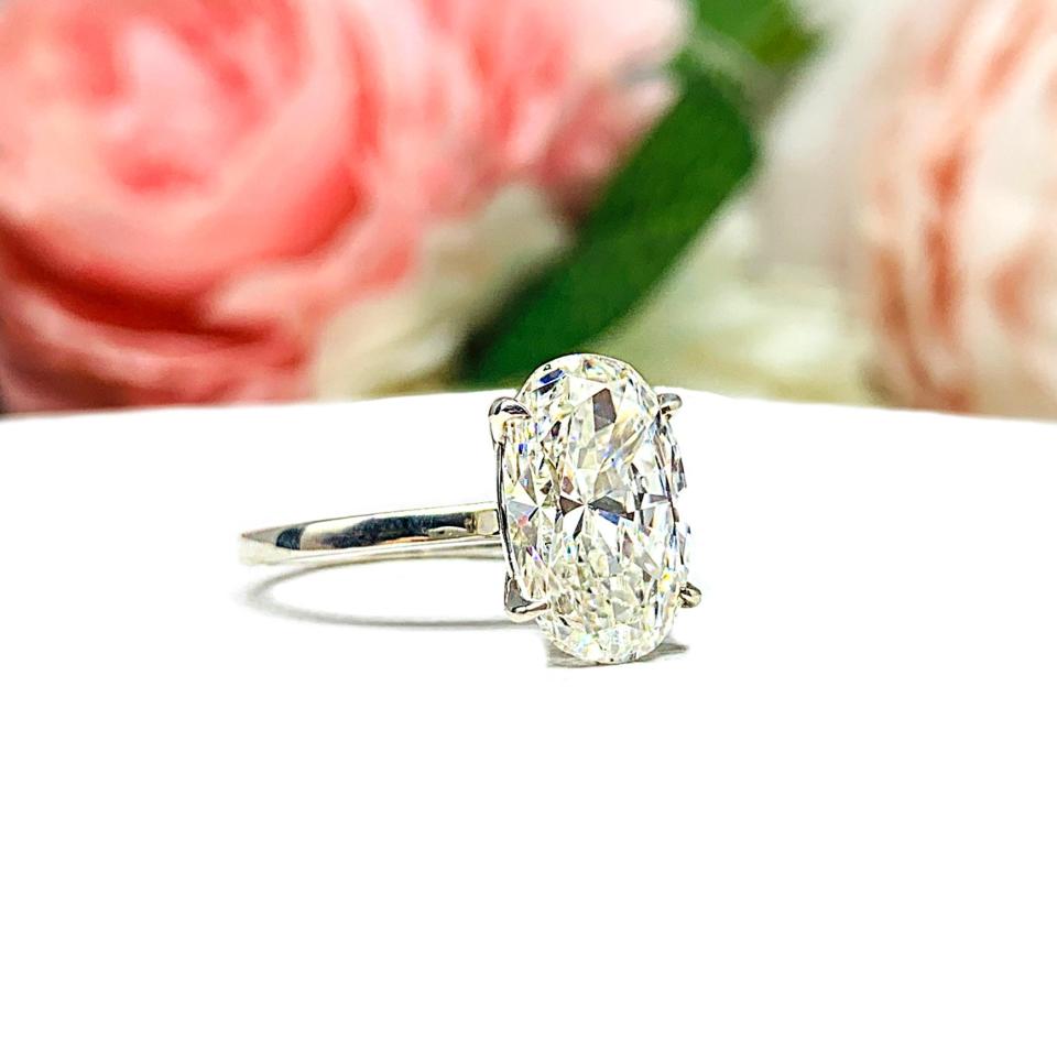 Cubic zirconia sales oval solitaire ring