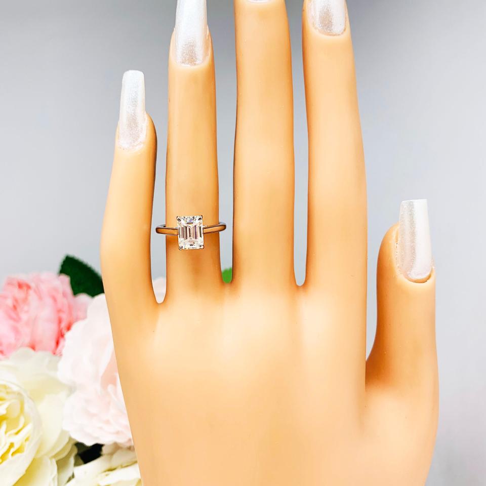 8x6 emerald outlet cut moissanite