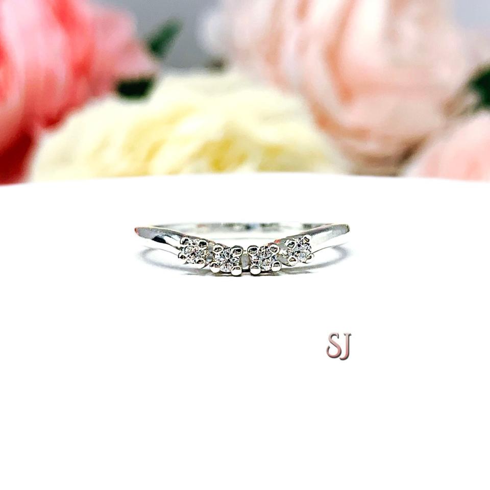 Round 2mm CZ Curved Wedding Band 4 Stone