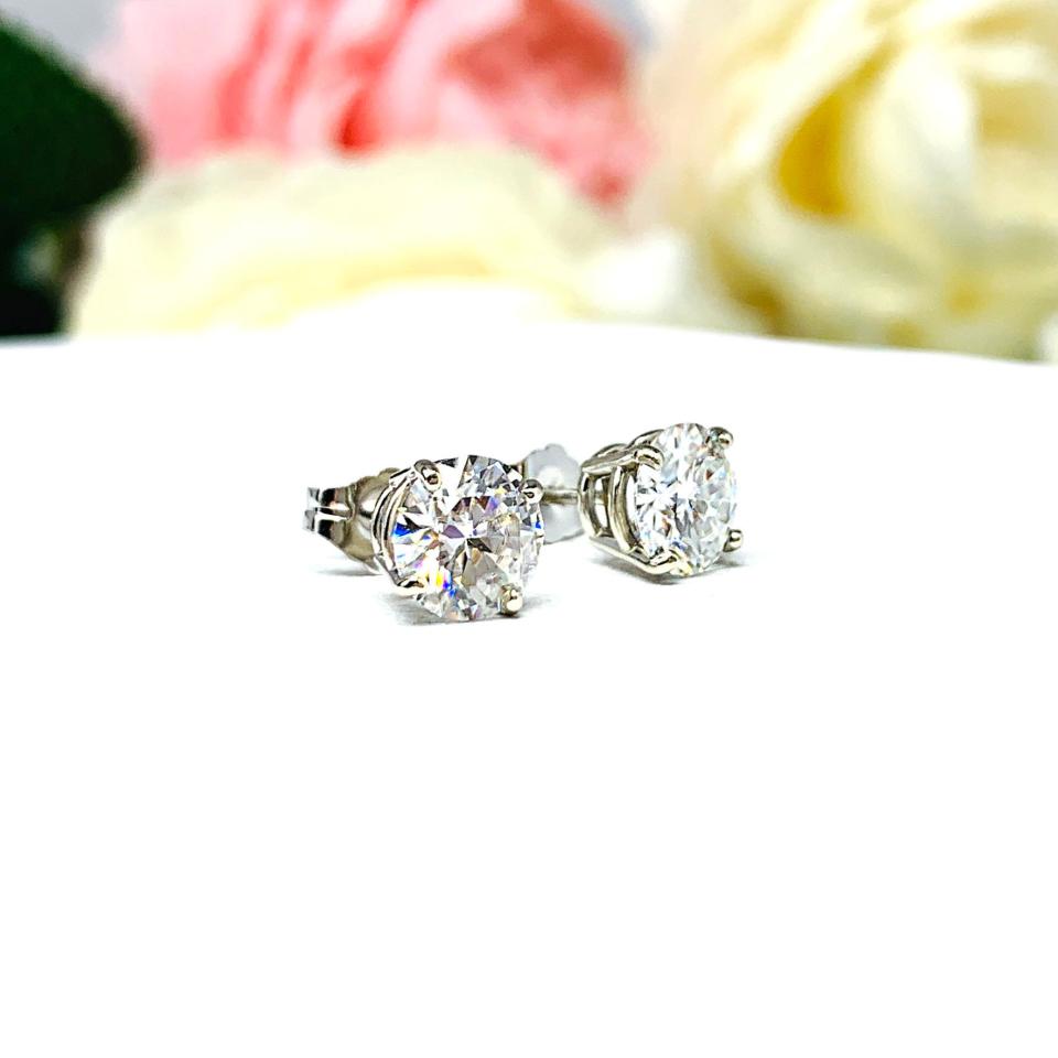 Moissanite Basket 14k Gold Stud Earrings -  Round authentic moissanites - Solid gold settings - FREE 3RD DAY UPS