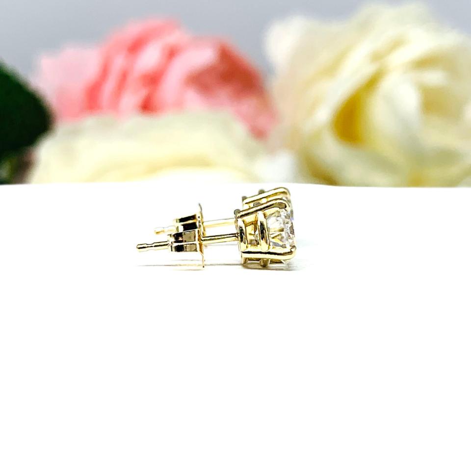 Round Moissanite 14k Gold Stud Earrings Authentic Claw Prong FREE 3RD DAY UPS