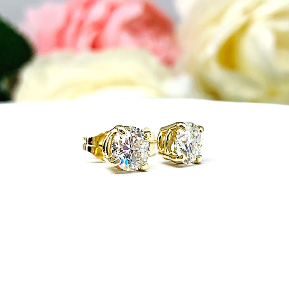 Round Moissanite 14k Gold Stud Earrings Authentic Claw Prong FREE 3RD DAY UPS