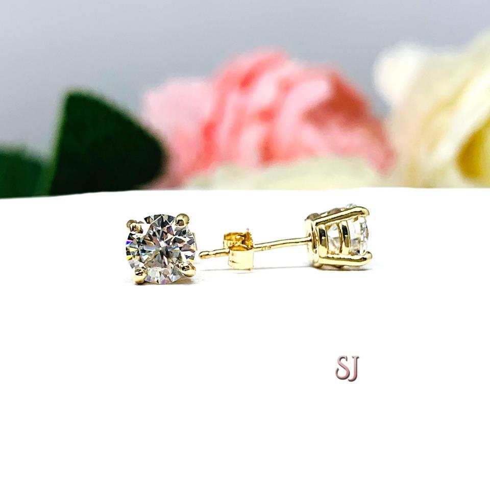 Round Moissanite 10k Gold Heavyweight Stud Earrings FREE 2 DAY UPS