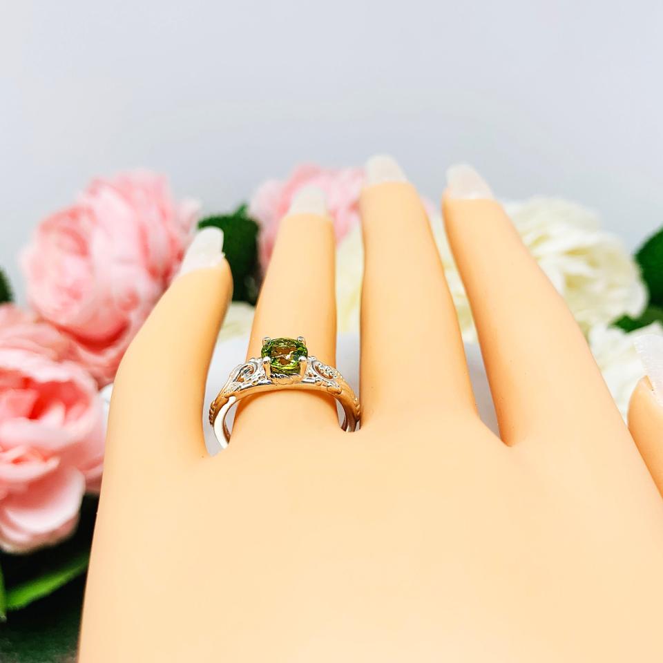 Natural Peridot Sterling Silver Ring - 6mm round gemstone- Antique ornamental leaf design setting