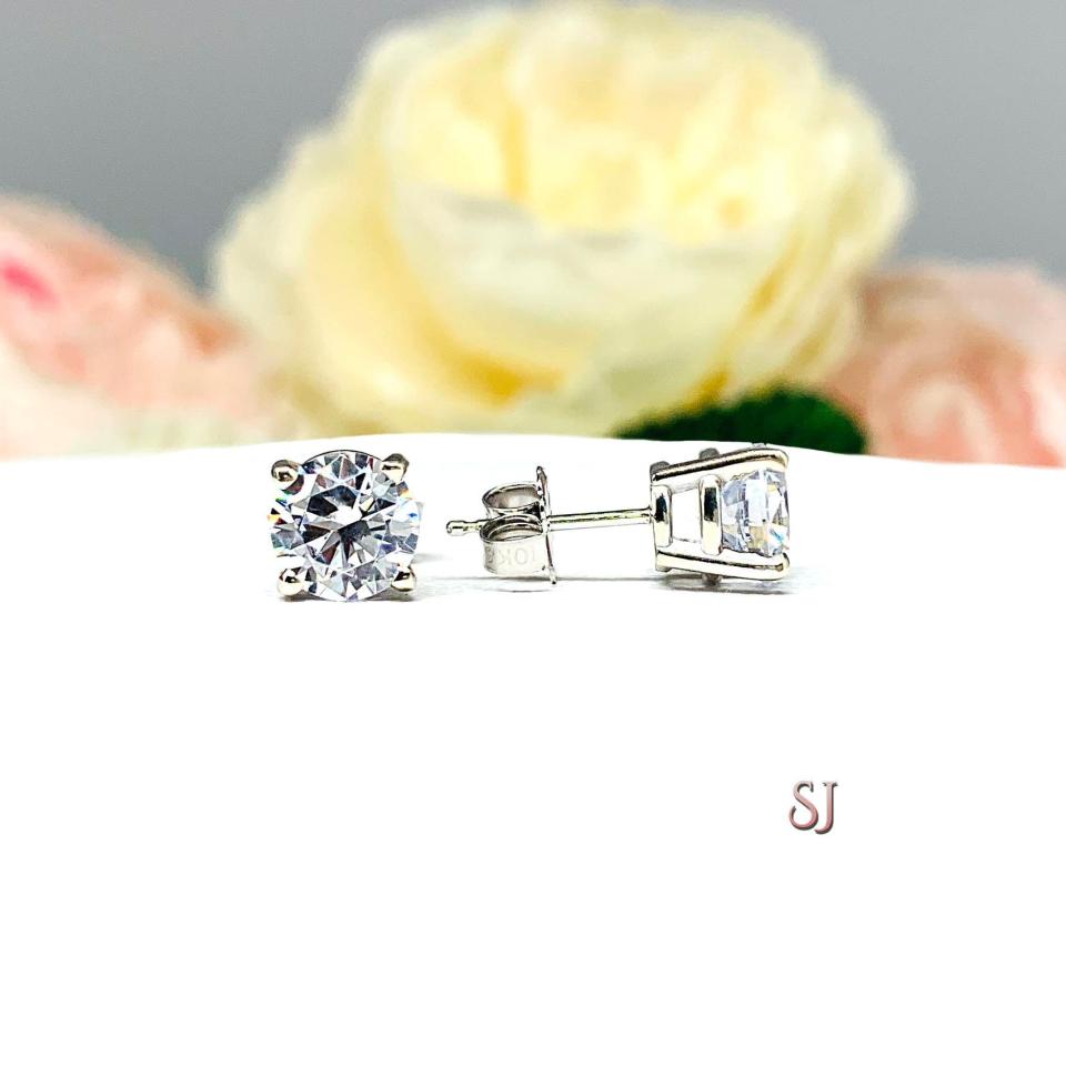 Round CZ 14k Gold Basket Heavyweight Stud Earrings