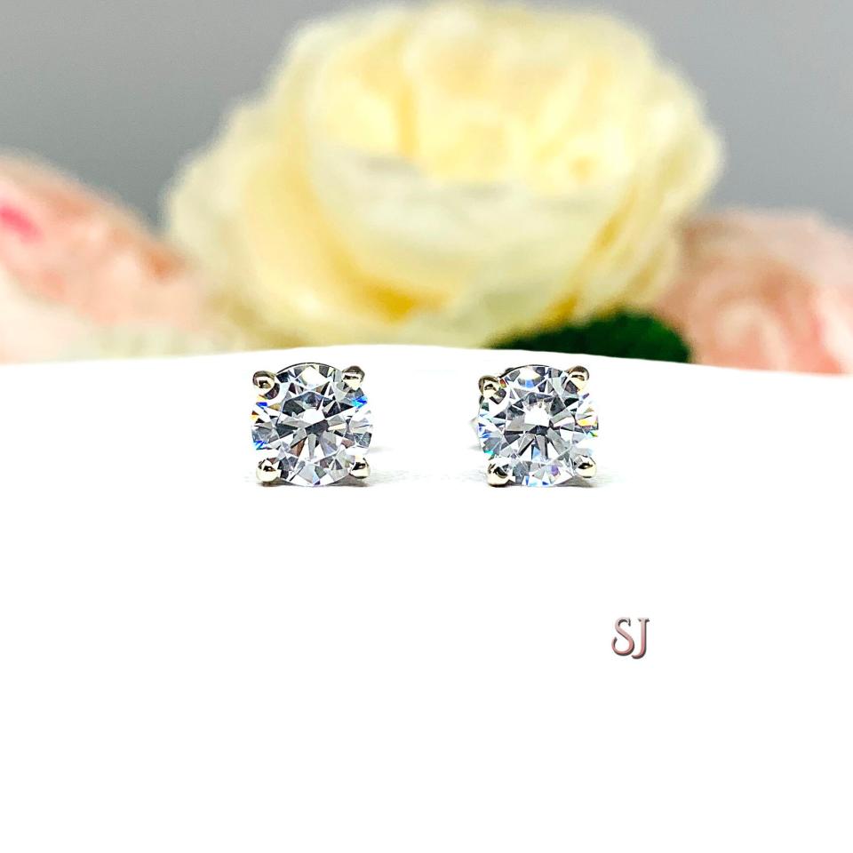 Round CZ 14k Gold Basket Heavyweight Stud Earrings