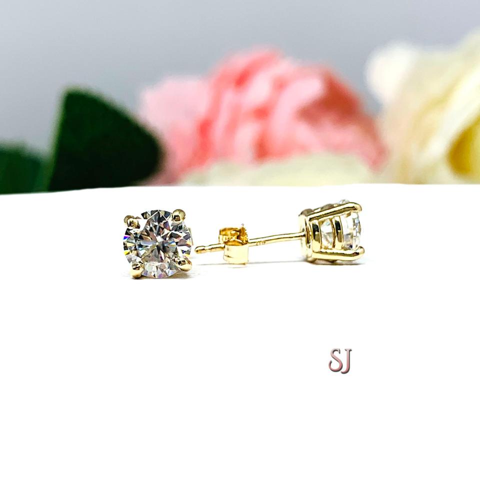 14k Gold Moissanite Stud Earrings – Round brilliant DEF VVS stones – Six size options – Solid yellow, white, or rose gold