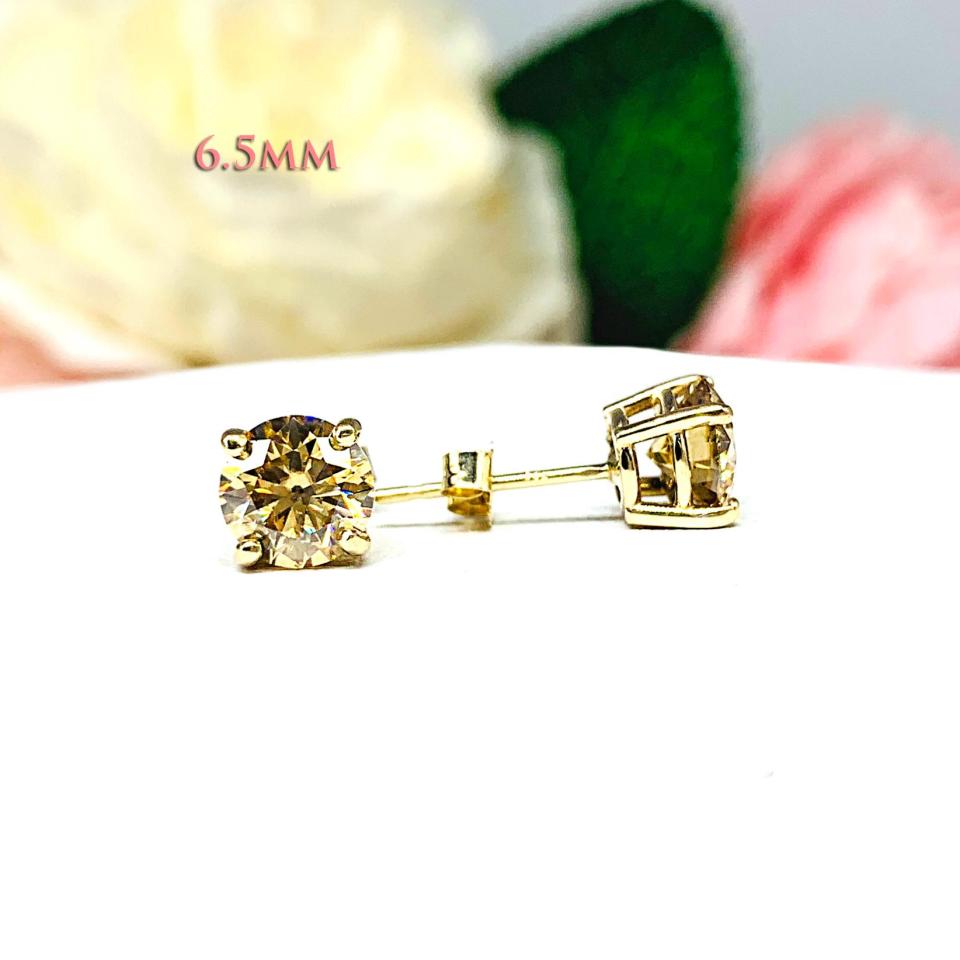 Champagne Moissanite Stud Earrings – 14k Yellow Gold – 6.5mm & 7mm Round – Authentic Stones