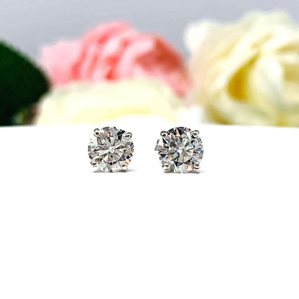 14k Gold Moissanite Stud Earrings – Round Brilliant DEF VVS in 6 Size Options