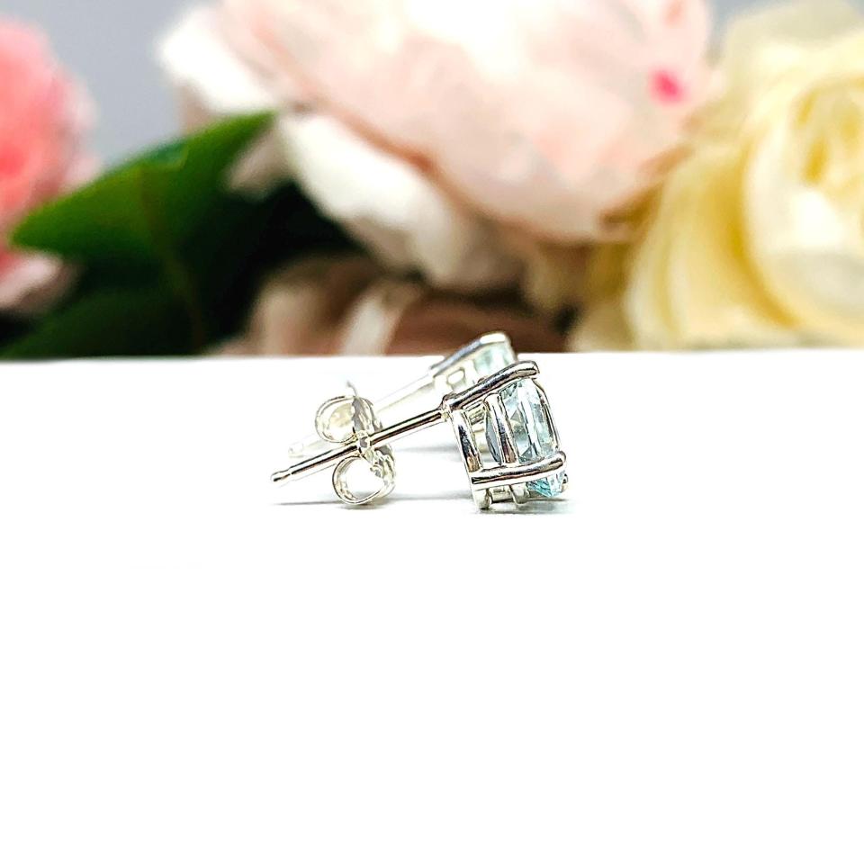 Oval Aquamarine Stud Earrings – 8x6mm, Sterling Silver