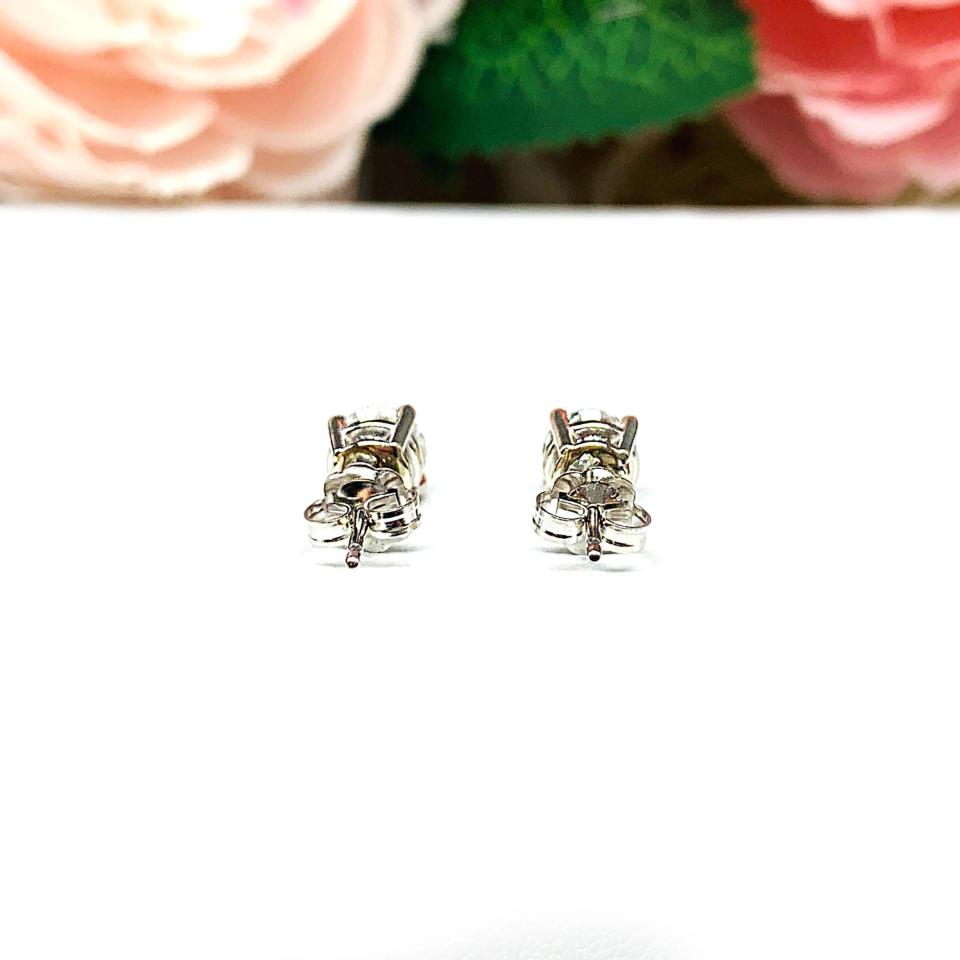 Round Moissanite 14k Gold Stud Earrings – 4mm - 8mm