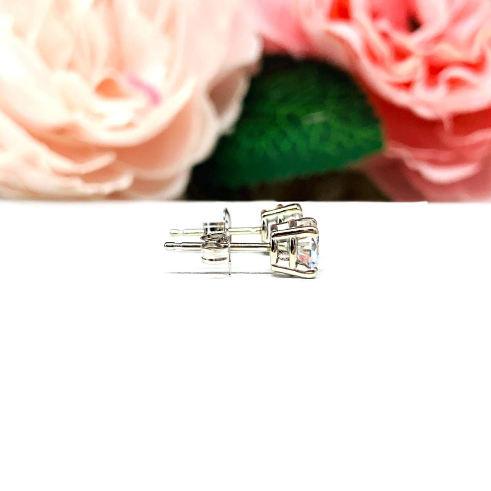 Round Moissanite 14k Gold Stud Earrings – 4mm - 8mm