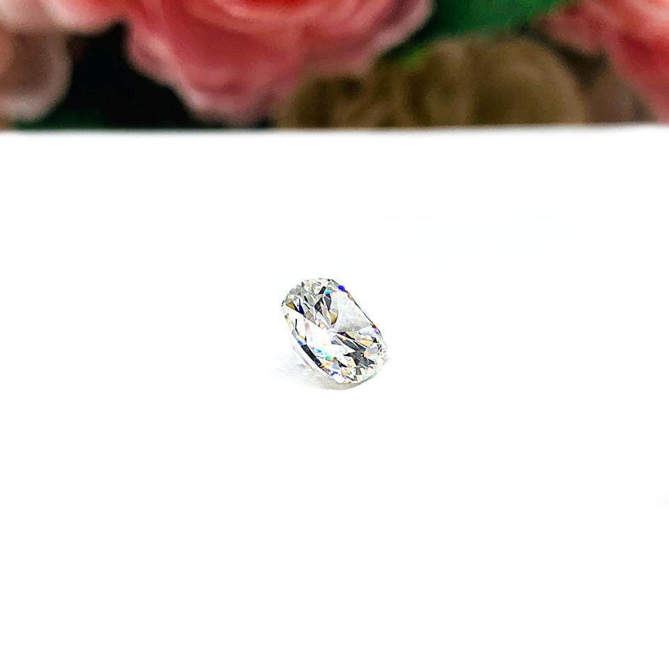 Old Mine Cut Cubic Zirconia Loose Stone • 7.5mm (2 carats) Near‑Colorless Diamond Simulant